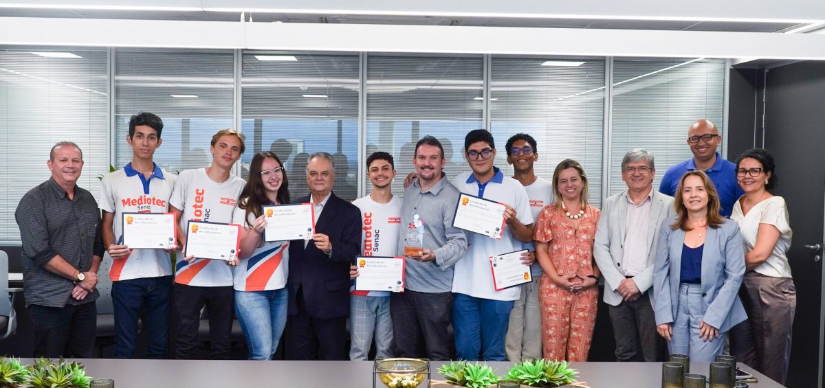 Bernardo Peixoto recebe alunos do Mediotec que foram indicados para etapa global do NASA Space Apps Challenge 2024